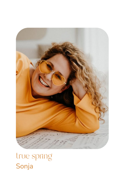 Sonja in ihren Strahlefarben