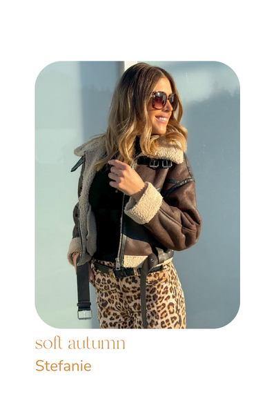 Stefanie in ihren Strahlefarben