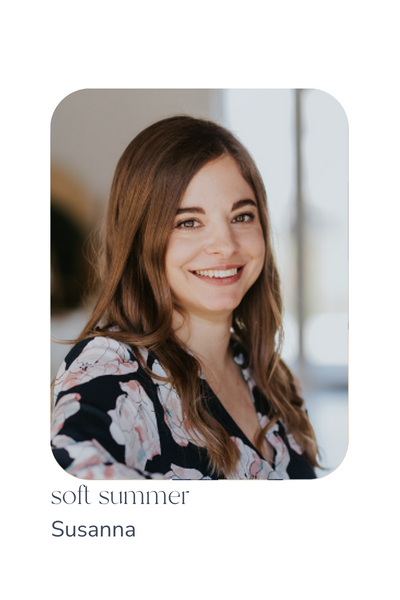 Susanna in ihren Strahlefarben